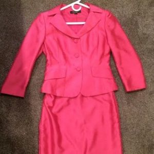 Tahari Skirt Suit Size 2